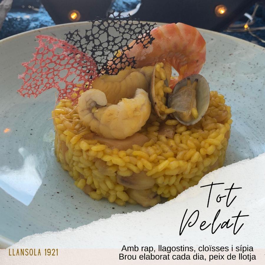 Hotel Restaurant Llansola Sant Carles De La Rapita Bagian luar foto